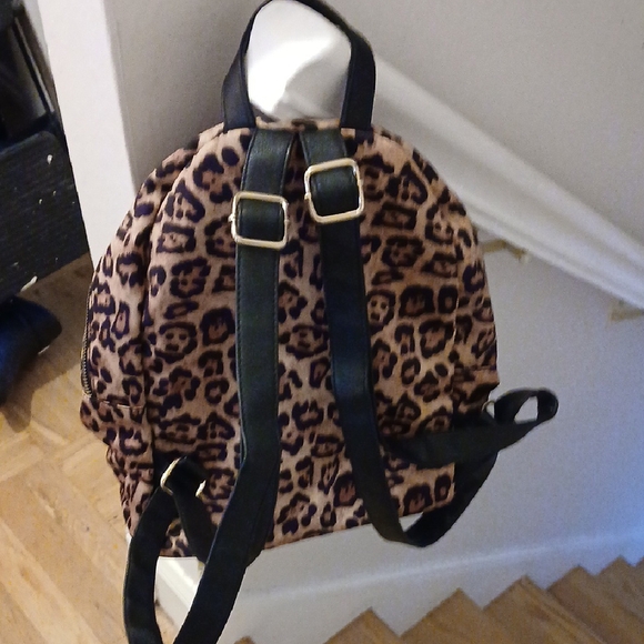 Leopard Print Backpack - Picture 2 of 3